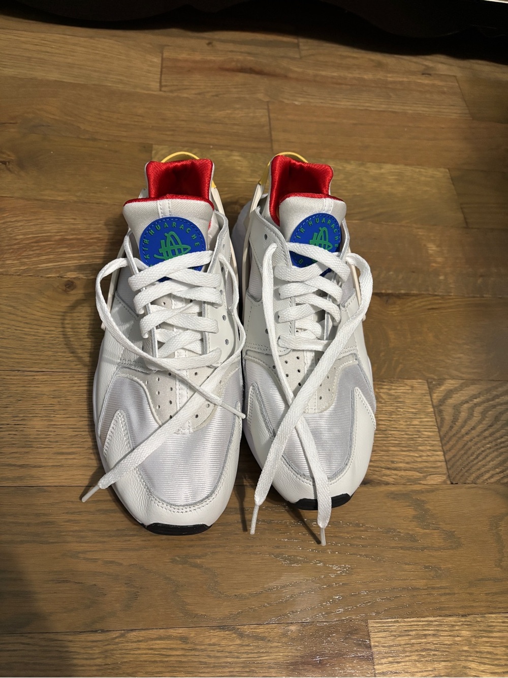 Nike Women’s Huarache white/topaz/red/green/blue sneakers - size 8.5